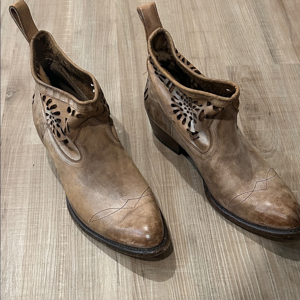 Matisse leather western style ankle boots